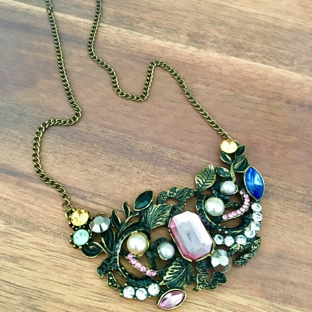 Antique style Fashion Necklace